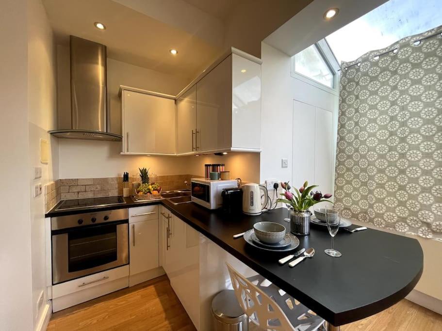 Cute&Cozy Studio Apt In Barons Court Londyn Zewnętrze zdjęcie